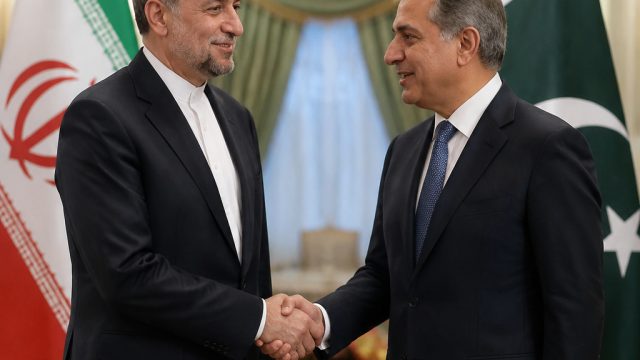 Iran and Pakistan Strengthen Ties: A Crucial Meeting for Regional Stability