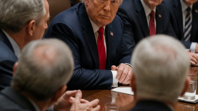 Trump Convenes with Senate Republicans Amidst Party Tensions